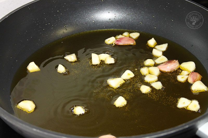 Pollo al ajillo receta Cocinando entre olivos (3)