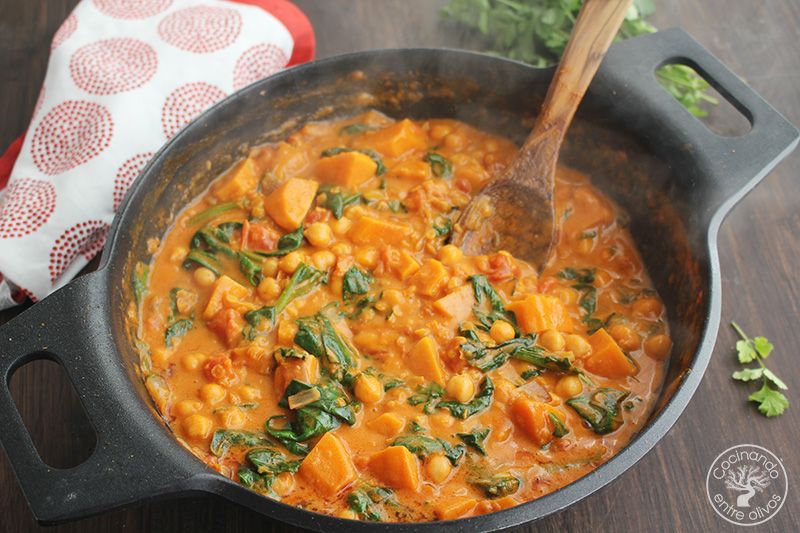 Curry vegetal con batatas y espinacas (3)