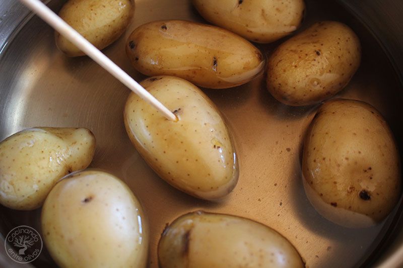 Patatas-con-alioli-de-leche-y-flarrosquin-(5)