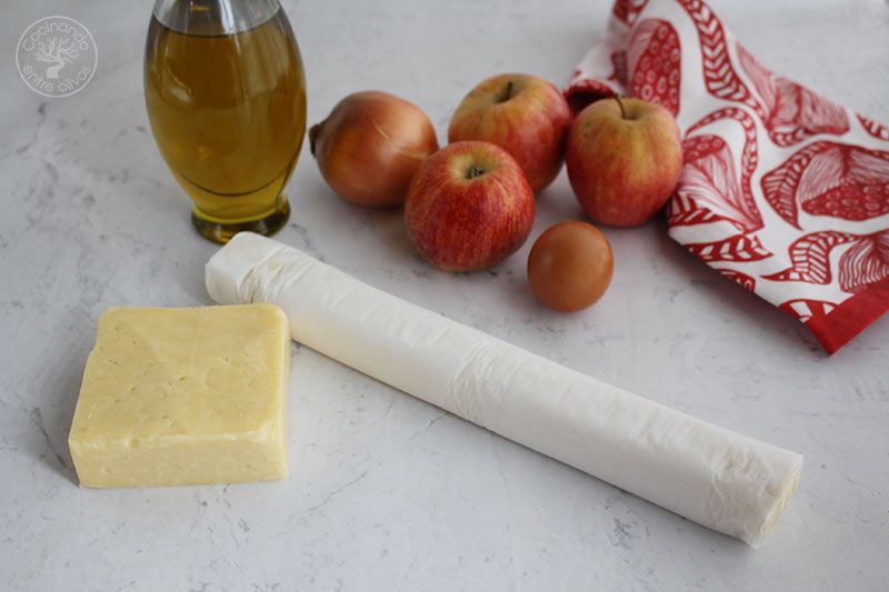Trenza de hojaldre rellena de queso, cebolla y manzana