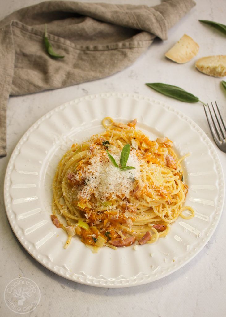 Espaguetis con calabaza y bacón - Cocinando Entre Olivos