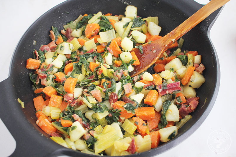 Acelgas con patatas y zanahorias