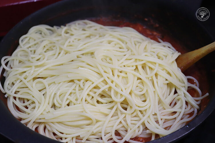 Espaguetis con atún