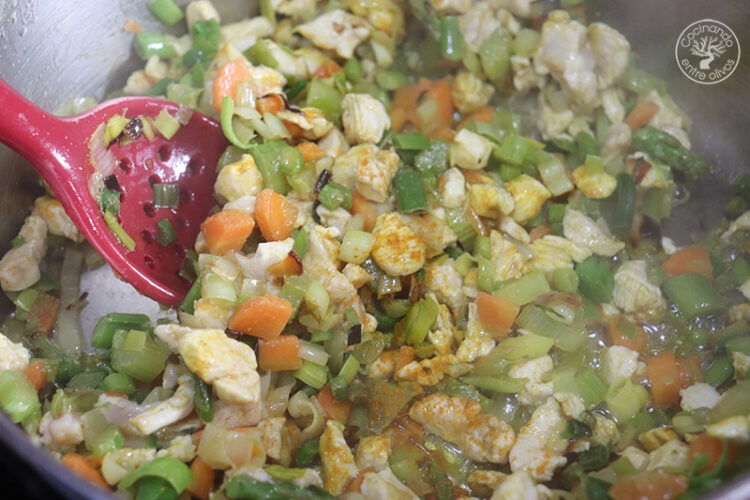 Sopa de verduras y pollo
