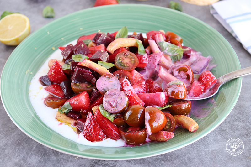 Ensalada de remolacha con fresas y tomate