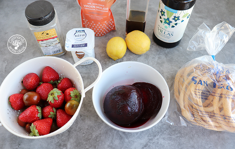 Ensalada de remolacha con fresas y tomate