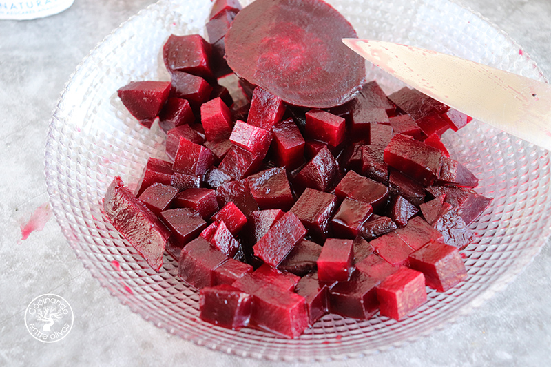 Ensalada de remolacha con fresas y tomate