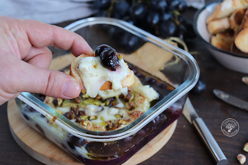 Uvas con queso en freidora de aire