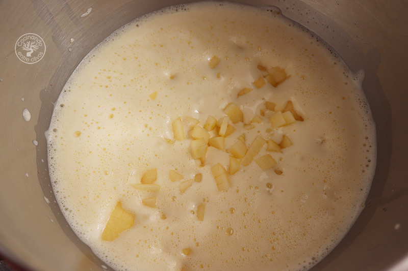 Bizcocho de manzana con aceite de oliva virgen extra