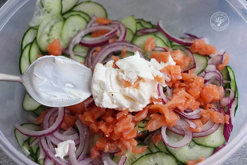 Ensalada viral de pepino y salmón
